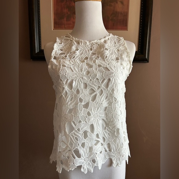 Crochet White Short Sleeveless Top NWT Size Small - Picture 3 of 8